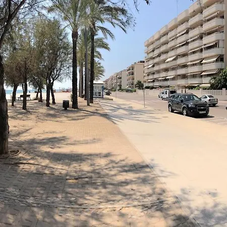 Pis A Tocar De La Platja Amb Wifi I Parking Inclos Calafell