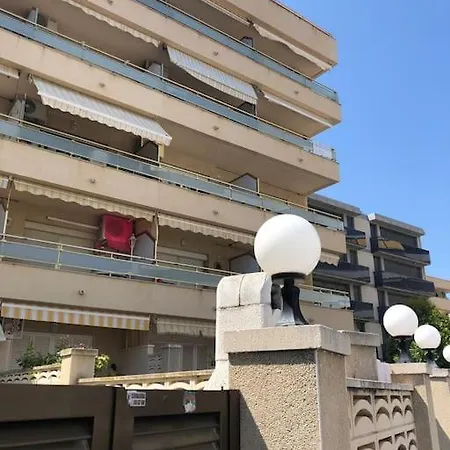 Pis A Tocar De La Platja Amb Wifi I Parking Inclos Calafell